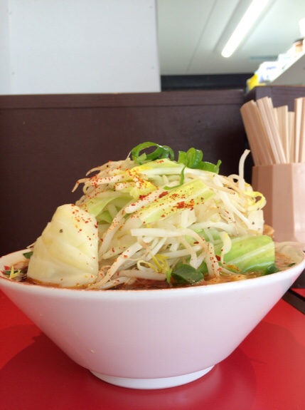 骨々亭 辛いラーメン 野菜増し