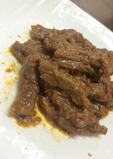 ミャンマー食堂の牛肉の炒め物