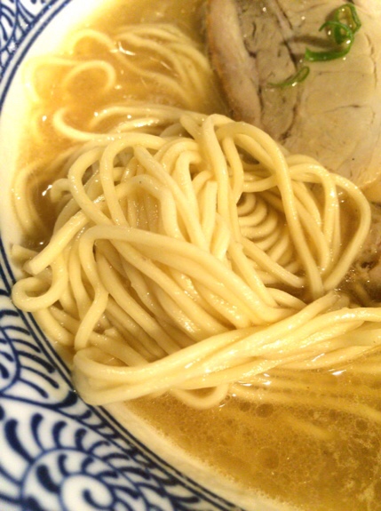 春晴 鶏煮干しラーメンの麺