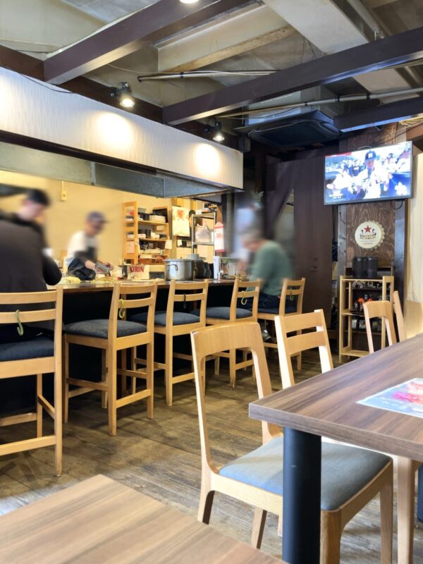 へらへら 店内