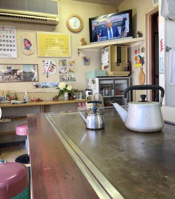 ともだち 店内