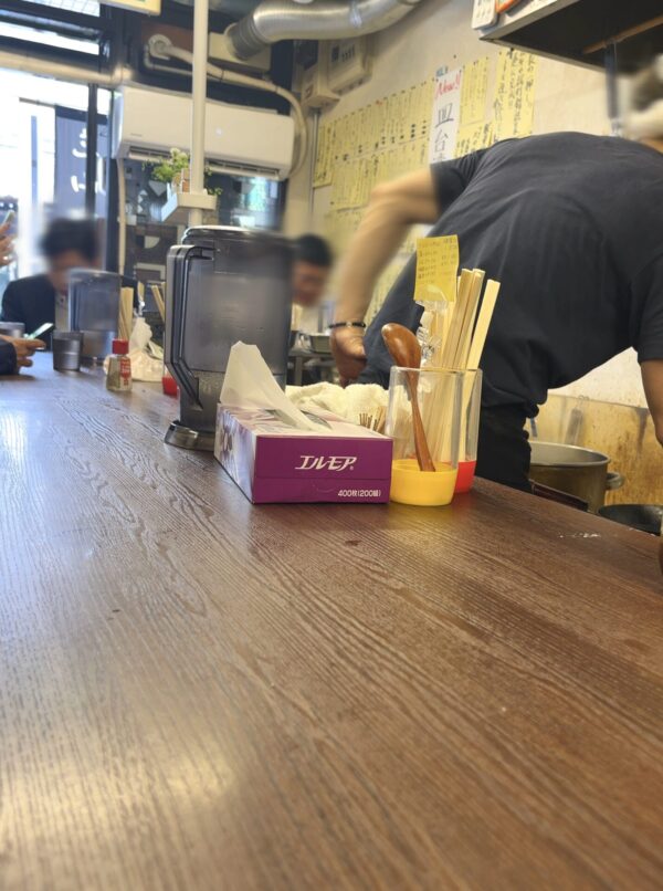 花山椒大手町 店内