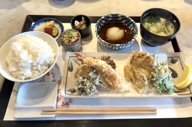 ろくろく亭　牡蠣天定食