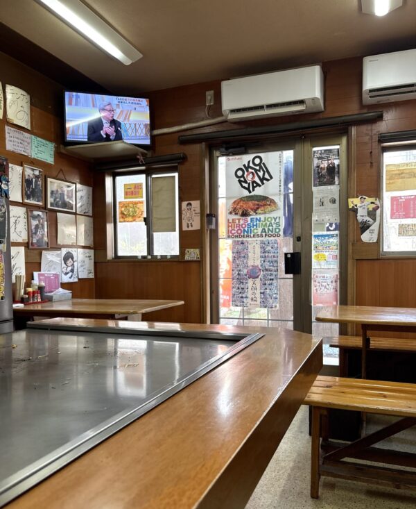 ぐん 店内