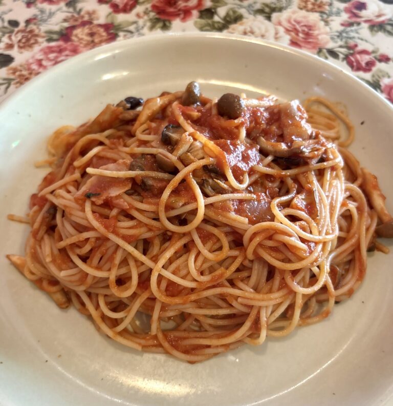 ナヴォーナ　トマトパスタ